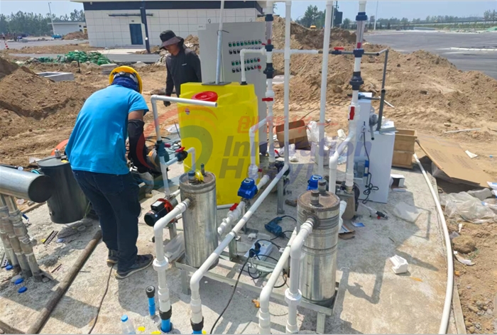 江蘇某居民區(qū)生活污水MBR設(shè)備安裝現(xiàn)場